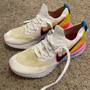 Nike epic react flyknit 2 ‘white black pink blast’